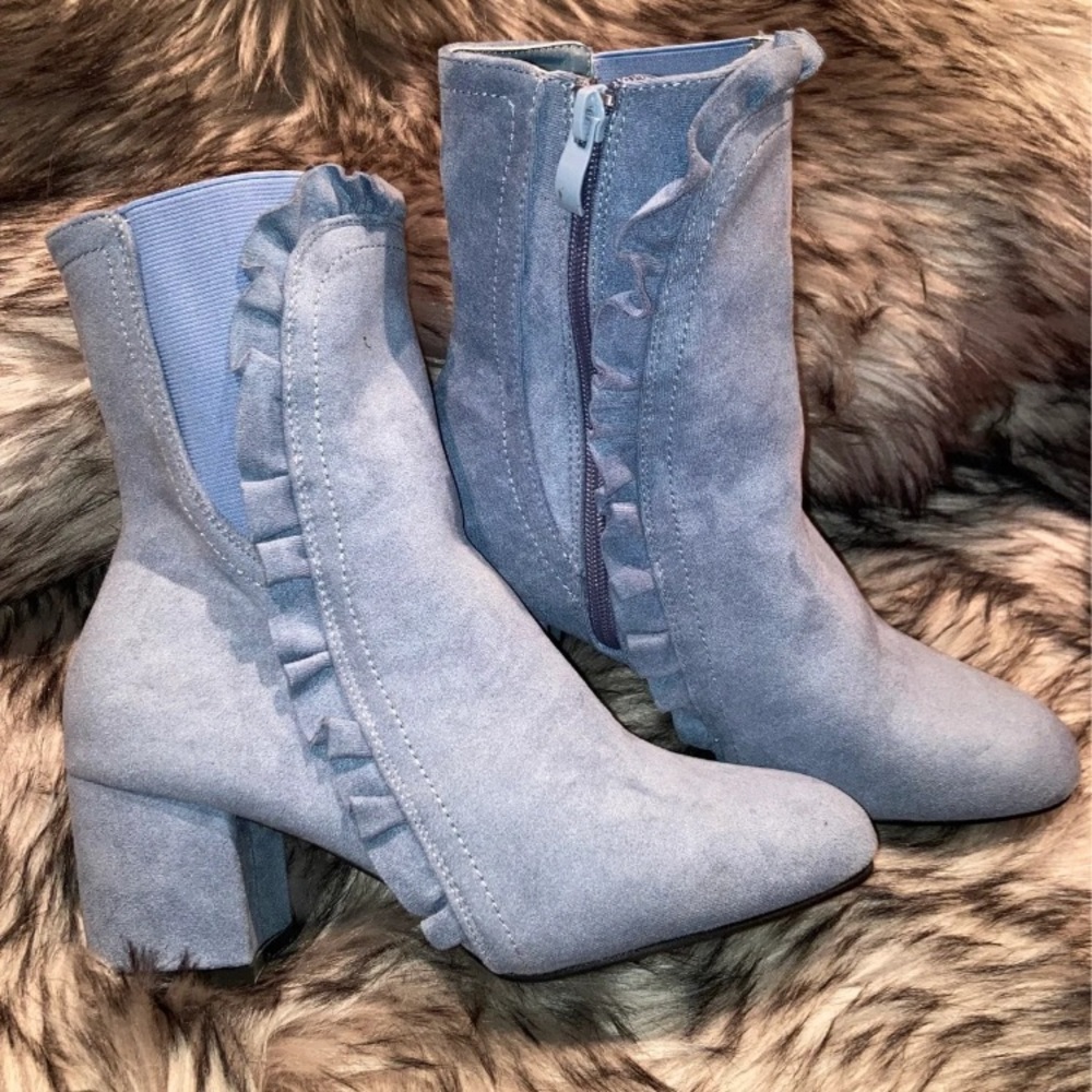 Boston design boots